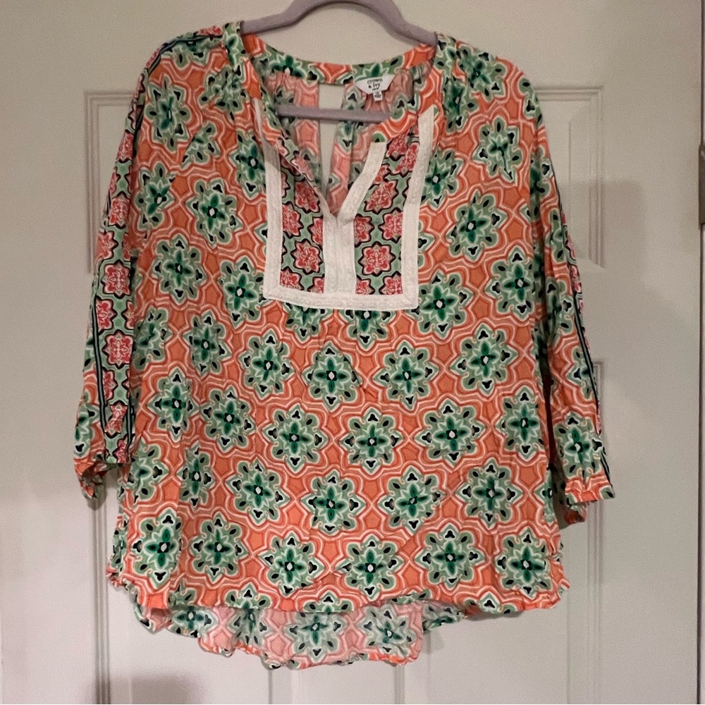 Crown & Ivy 1x top